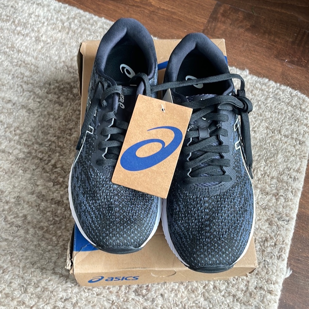 Brand new with tags ASICS womans gel-ds trainer 25 , black / grey size 6.5
